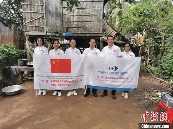 【我为群众办实事】我院眼科护士长两次赴柬援助 为白内障患者送光明